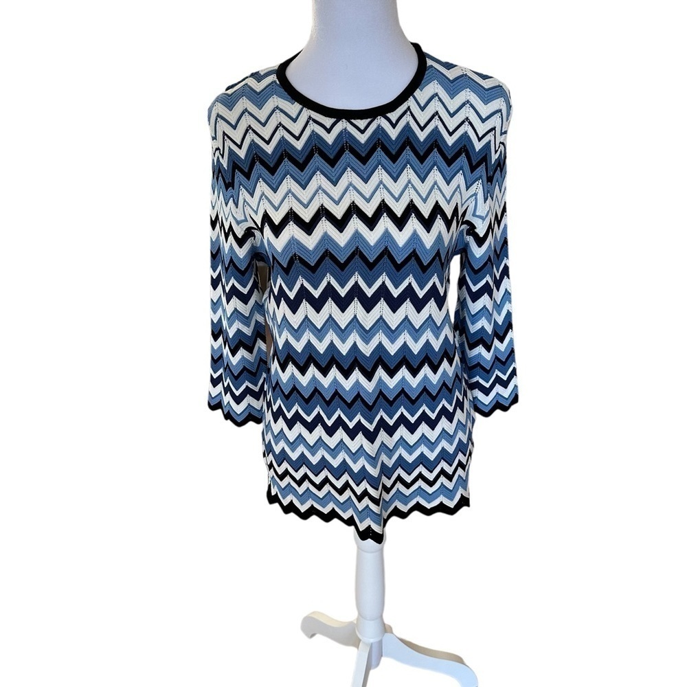 ALFRED DUNNER Top, Size Small, Knit top, Rayon and Nylon, geometric design